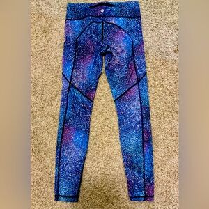 Lululemon leggings with galactic print, size 6